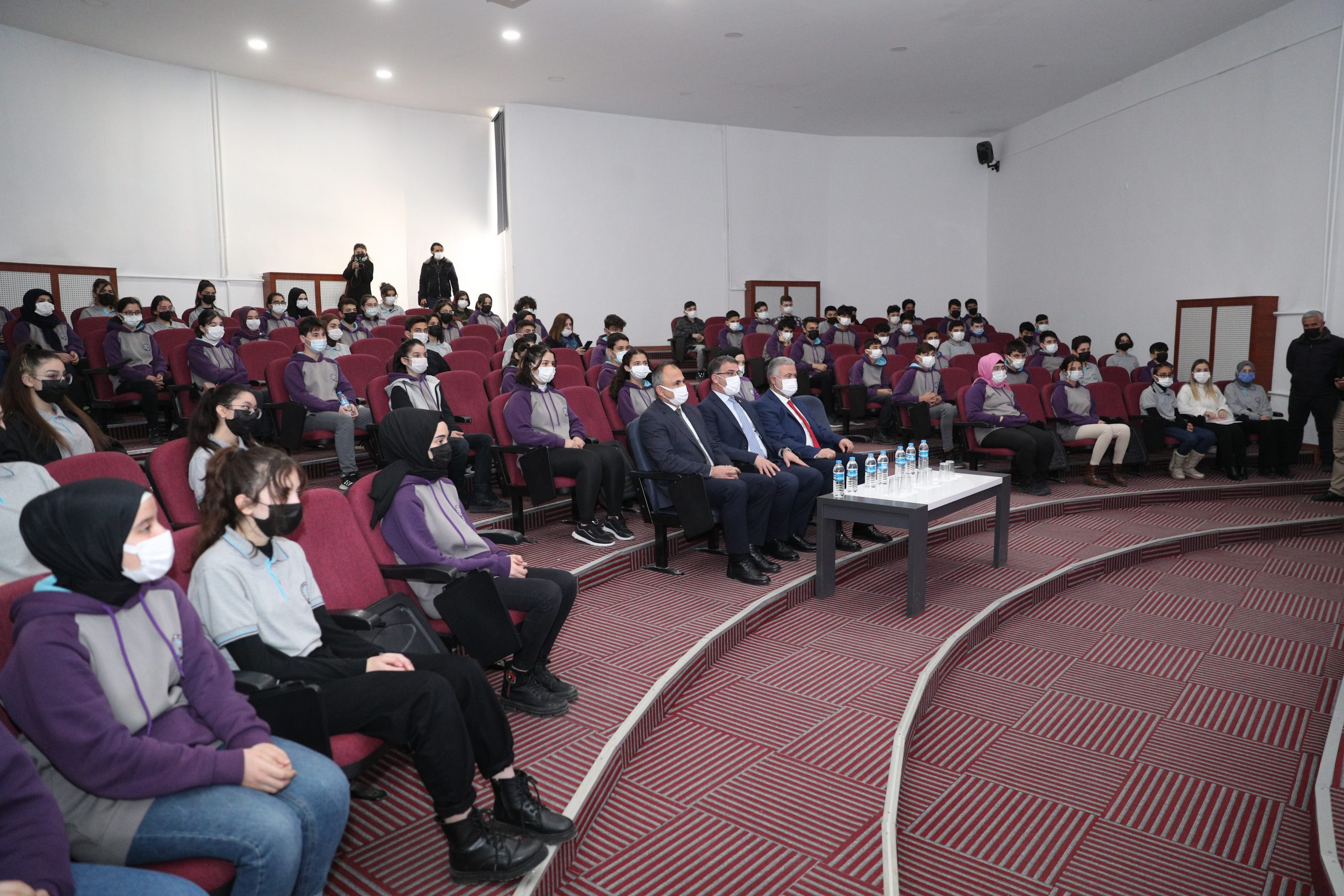 Vali Dr. Ozan Balcı Karne Dağıtım Törenlerine Katıldı
