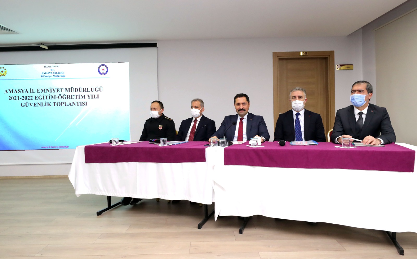 Amasya Valisi Mustafa Masatlı Okul Aile Birliği Başkanları ve Okul Müdürlerinin Katıldığı 2021-2022 Eğitim-Öğretim Yılı Güvenlik Toplantısına Başkanlık Etti