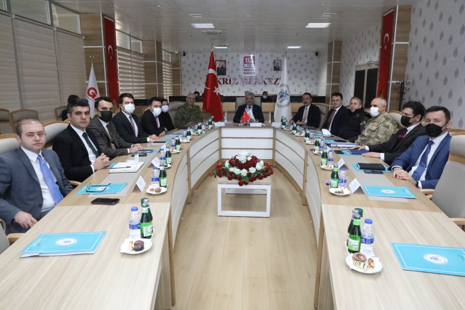 İl Güvenlik ve Asayiş Koordinasyon Toplantısı ile Kaymakamlar Toplantısı Sayın Erzincan Valisi Başkanlığında Yapıldı. (16.02.2022)