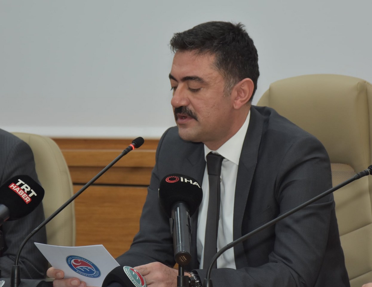 Vali Bülent Tekbıyıkoğlu, İl Özel İdaresi 2021-2022 Yılı Yatırım Programı Toplantısına Katıldı