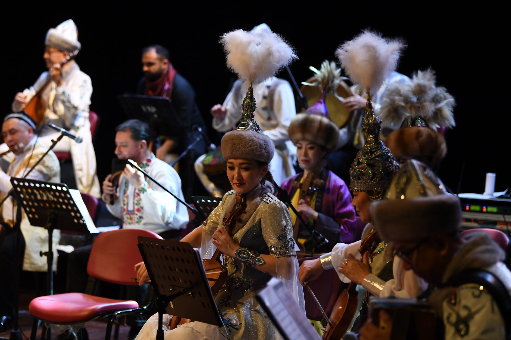 TÜRKSOY Halk Çalgıları Orkestrası’nın Türk Coğrafyasından Geleneksel Ezgiler Konseri Büyük Alkış Aldı