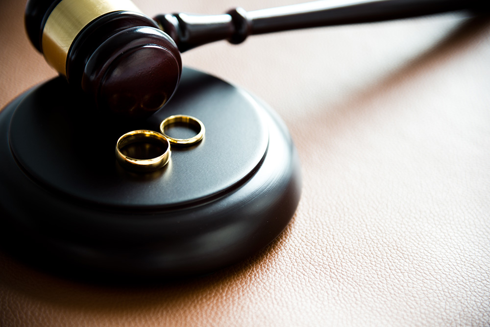 Eşten Habersiz Kredi Çekmek Boşanma Sebebi Mi?