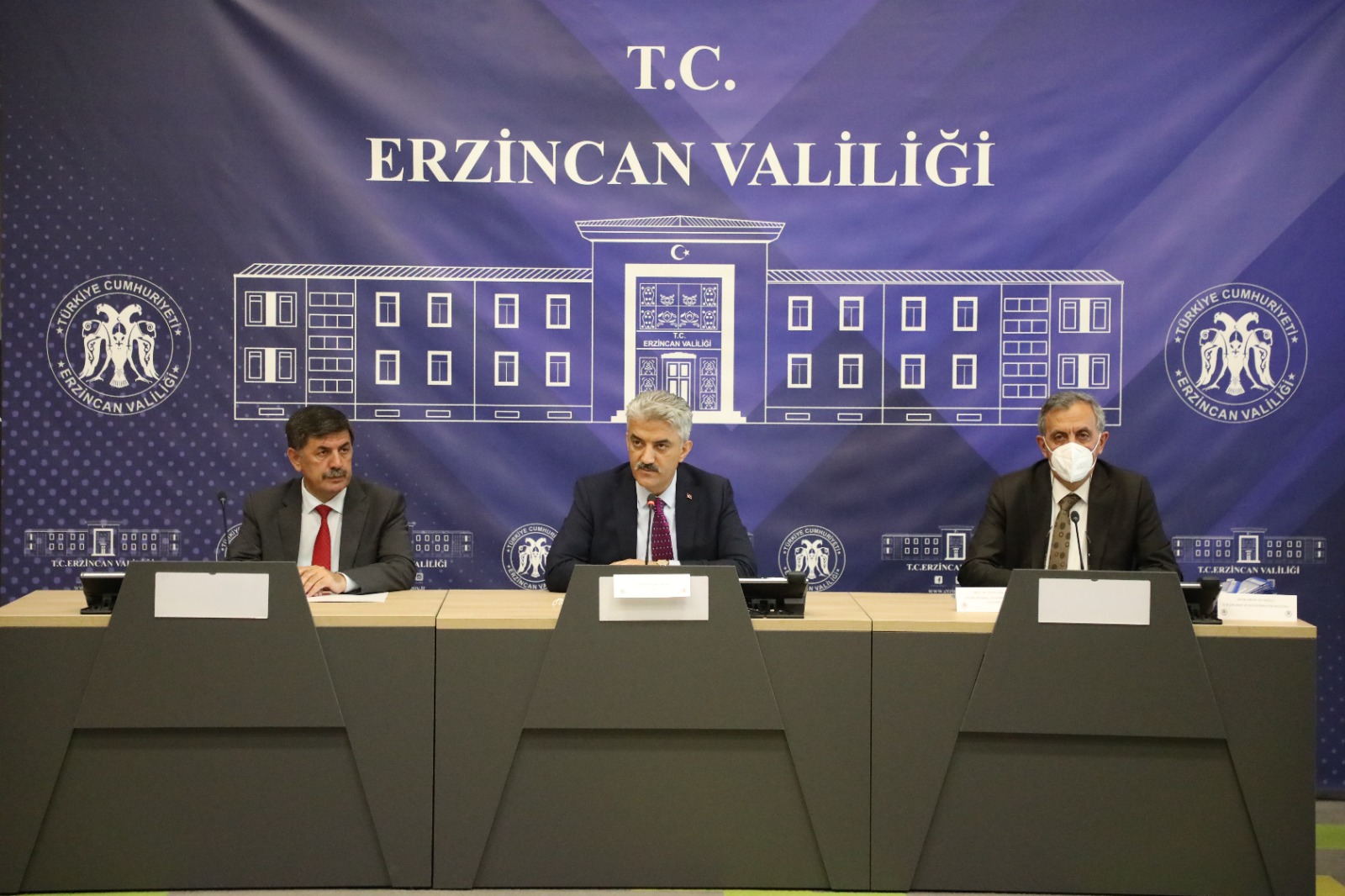 İl Koordinasyon Kurulu Toplantısı ve İl Ekonomi Toplantısı Sayın Erzincan Valisiin Başkanlığında Yapıldı