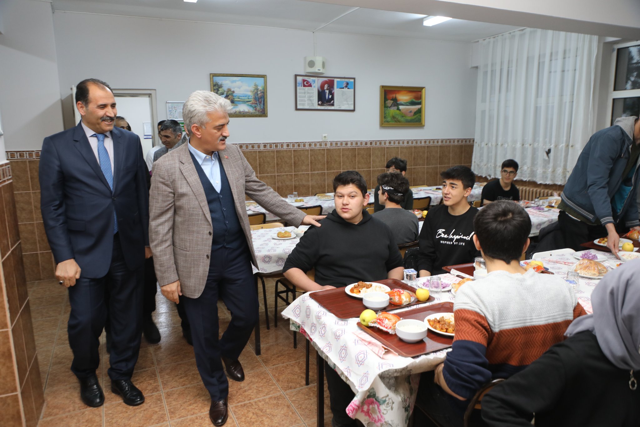 Sayın Erzincan Valisi Lise Öğrencileri ile Birlikte İftarını Açtı