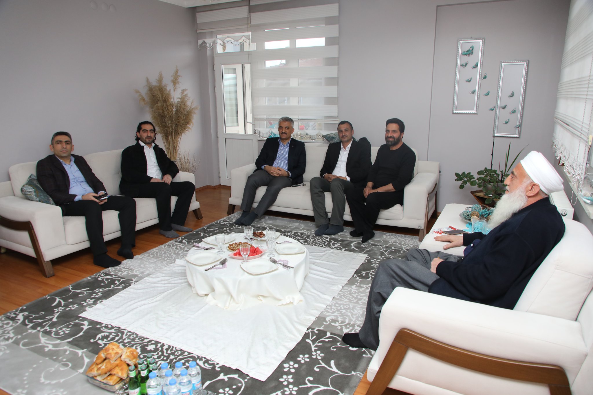 Sayın Erzincan Valisi Mehmet Makas, İftarını Demir Ailesi ile Birlikte Açtı