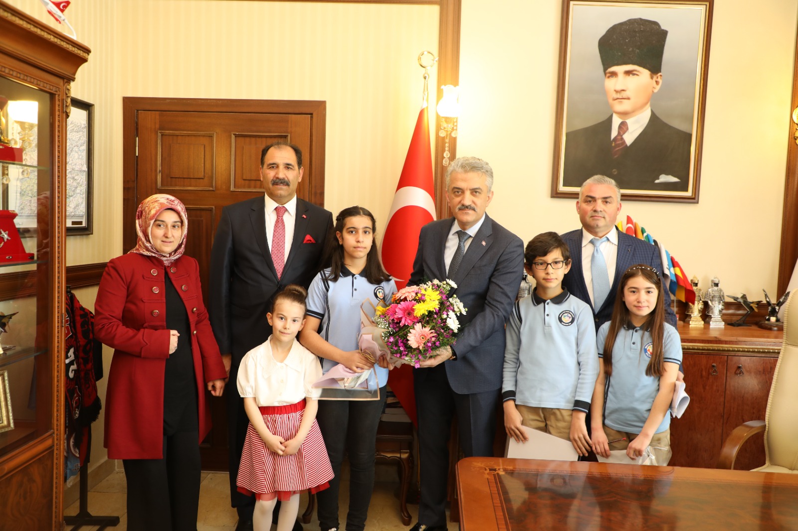 Sayın Erzincan Valisi Mehmet Makas, Koltuğunu Ülkemizin Aydınlık Geleceği Olan Çocuklarımıza Devretti.