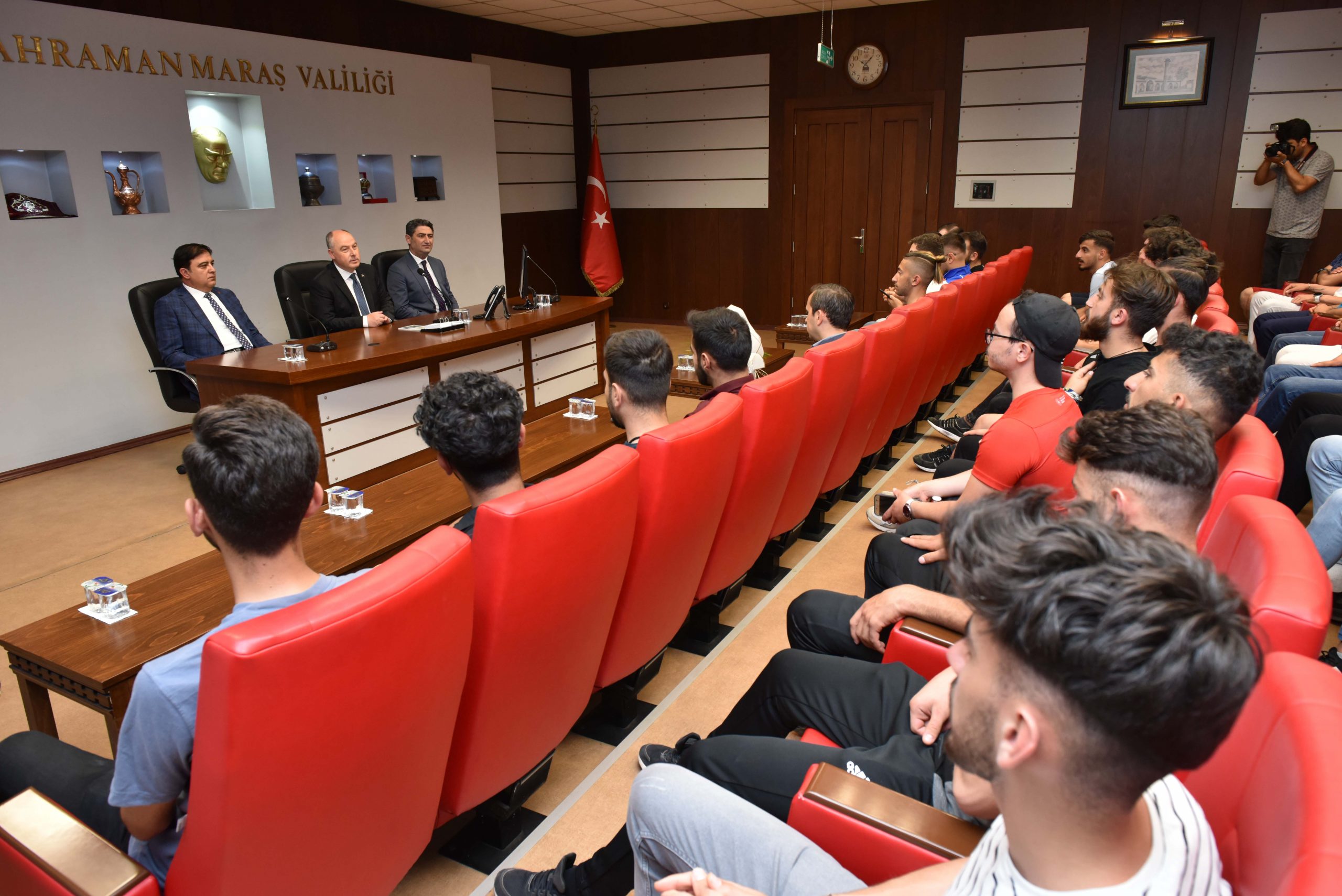 Anadoluyuz Biz Projesi Kapsamında Tunceli’den Gelen Öğrencilerimiz Valiliğimizi Ziyaret Etti