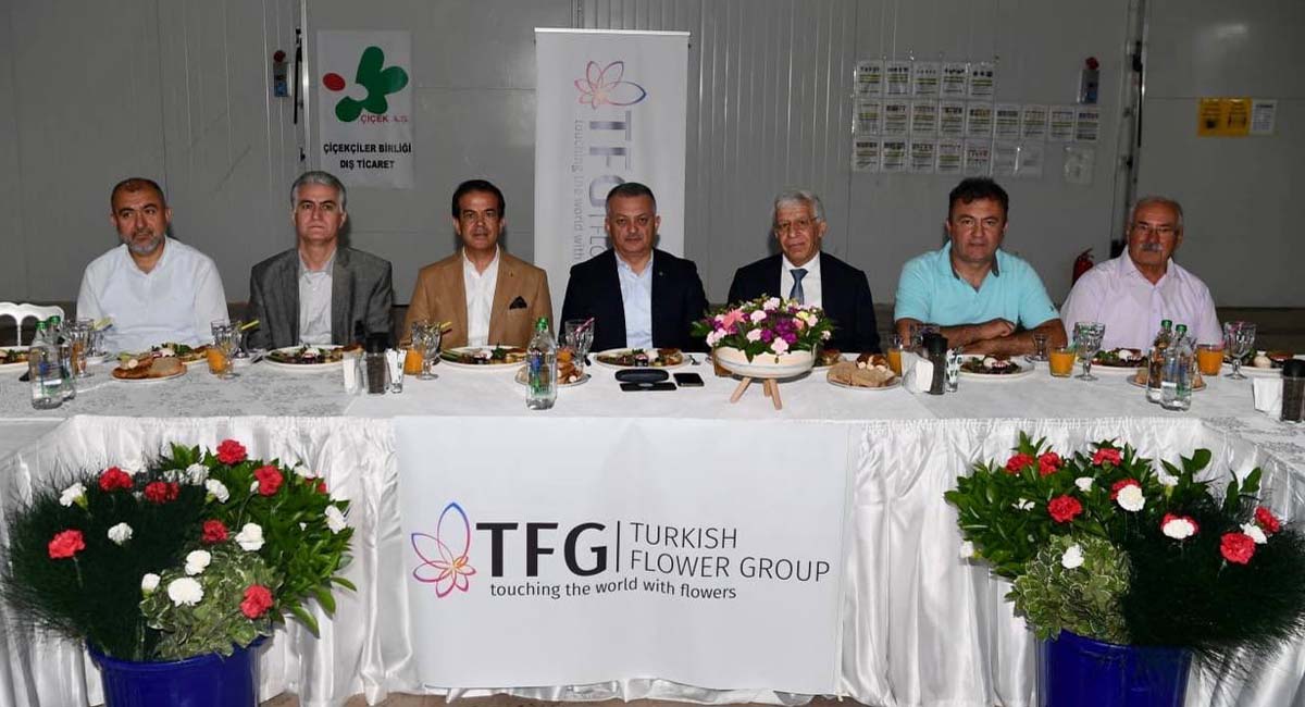Antalya Kesme Çiçek Üretiminde Türkiye Lideri