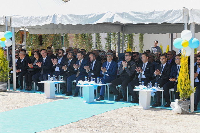 Edremit’te Bitkisel Üretim Merkezi Açıldı