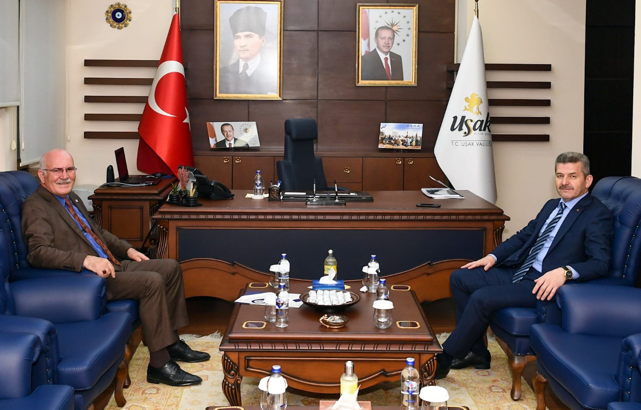 Uşak Üniversitesi Rektörü Prof. Dr. Ekrem Savaş, Vali Dr. Turan Ergün’e hayırlı olsun ziyaretinde bulundu.