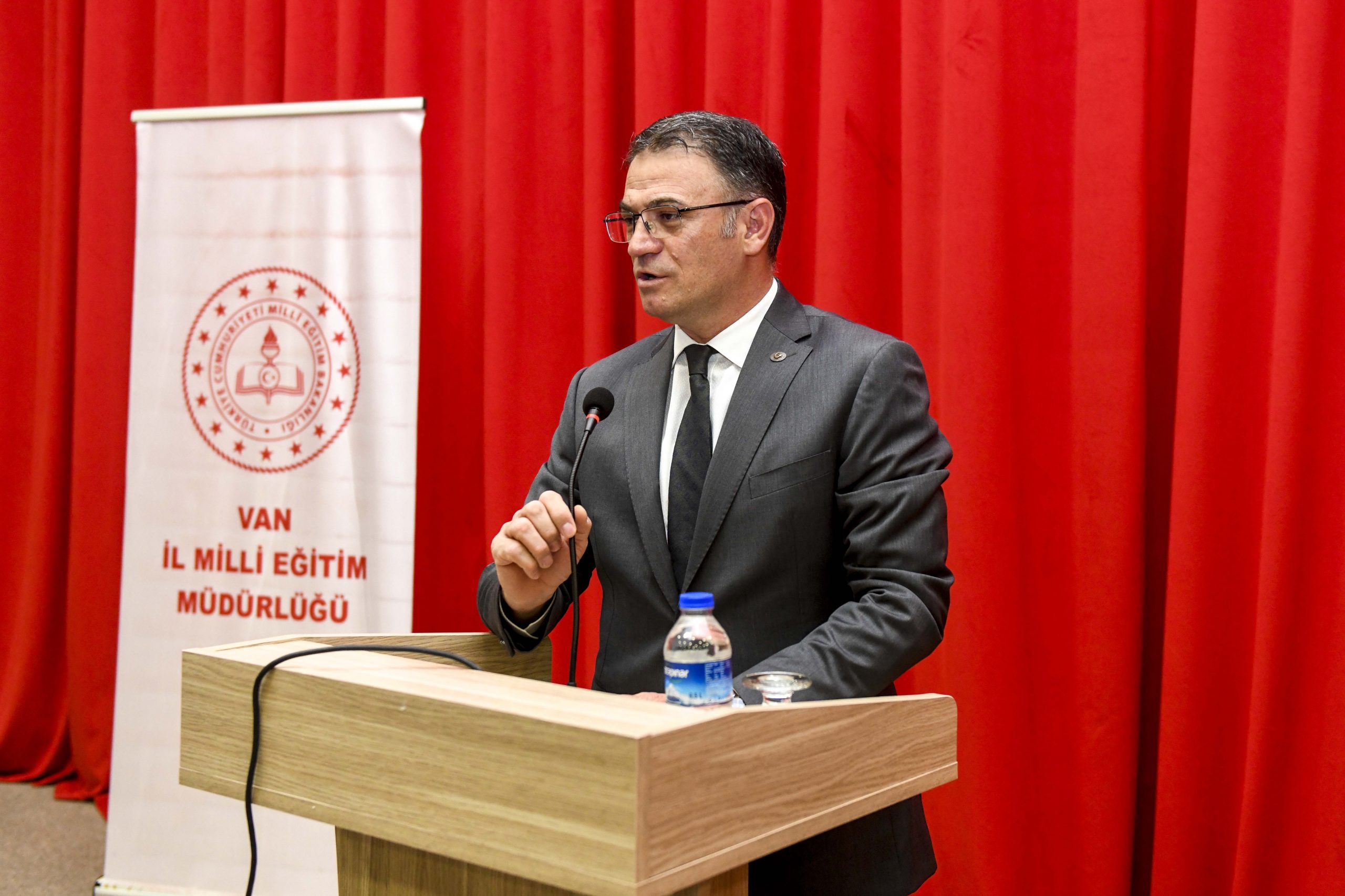 Vali Dr. Ozan Balcı Eğitim Camiasıyla Bir Araya Geldi