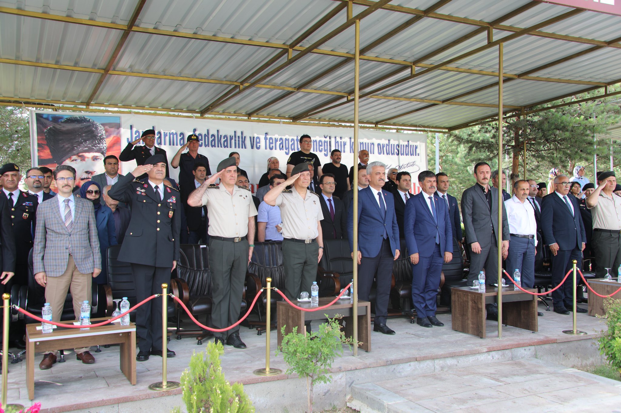 Sayın Erzincan Valisi, Jandarma Teşkilatının 183. Kuruluş Yıl Dönümü Dolayısıyla Düzenlenen Programa Katıldı.