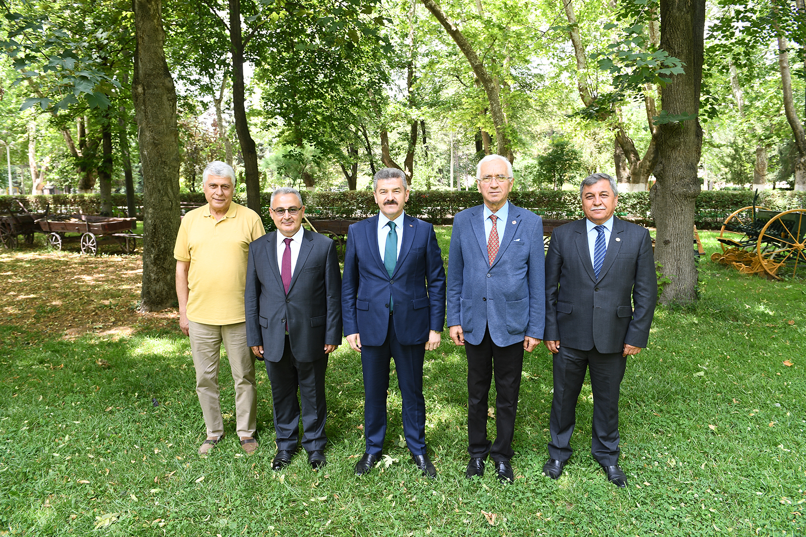 Vali Dr. Turan Ergün, Kütahya’dan Hayırlı Olsun Ziyaretine Gelen Misafirlerini Kabul Etti