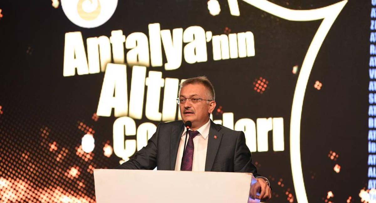 Vali Yazıcı Antalya’nın Altın Çocuklarını Tebrik Etti