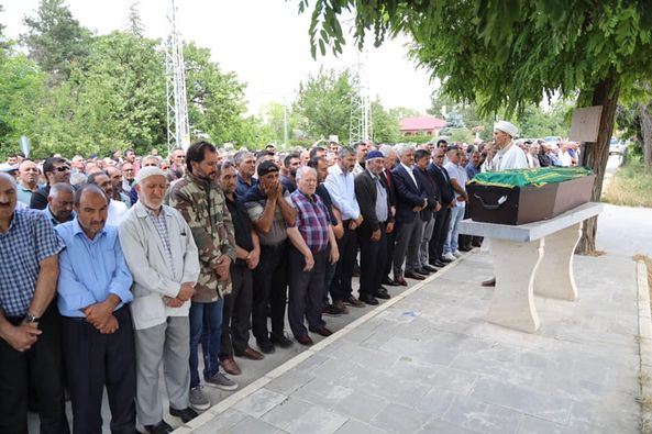 Sayın Erzincan Valisi Mehmet Makas, Zeki Mutlu’nun Cenaze Namazına Katıldı.