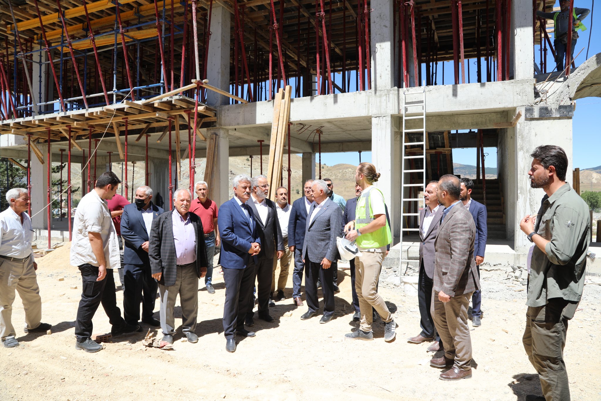 Son Başbakanımız Sayın Binali Yıldırım, Refahiye Camii İnşaatında İncelemelerde Bulundu