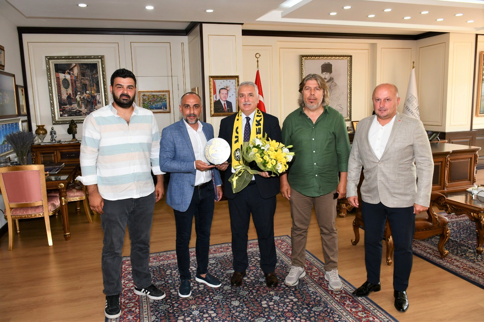 Vali Aziz Yıldırım, Tekirdağspor Kulübü Yönetim Kurulu Başkanlığı’na seçilen Ekrem Daşdan’ı Makamında Kabul Etti