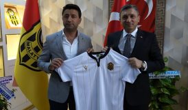 Vali Hulusi Şahin ve Büyükşehir Belediye Başkanı Selahattin Gürkan’dan Yeni Malatyaspor Kulübüne ziyaret.