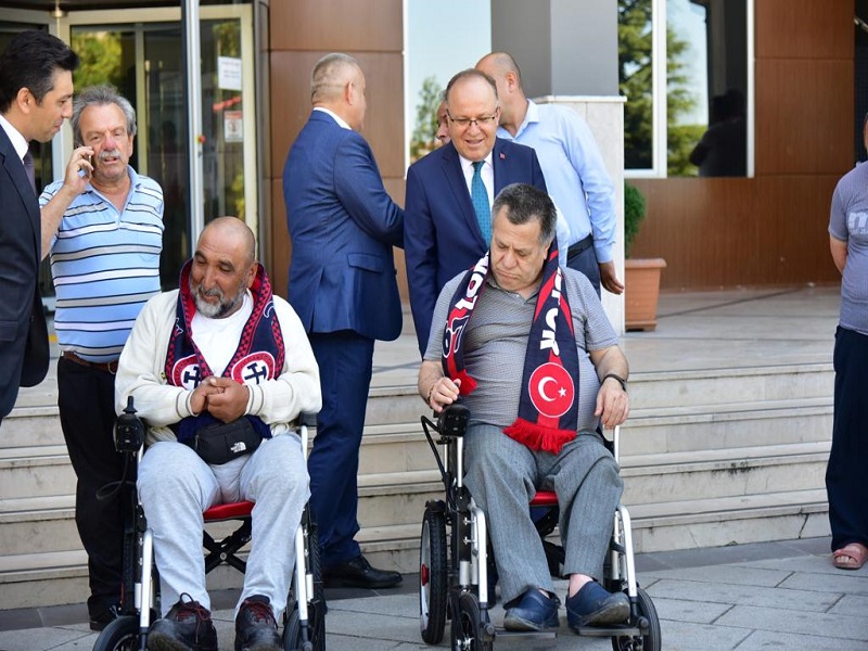 Zonguldak Kömürsporu Başkanından 3 Engelli Vatandaşımıza Akülü Tekerlekli Sandalye Hediye Edildi