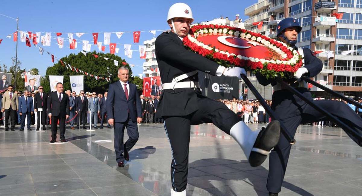 30 Ağustos Zafer Bayramı’nın 100’üncü Yıl Dönümü Antalya’da Coşkuyla Kutlandı