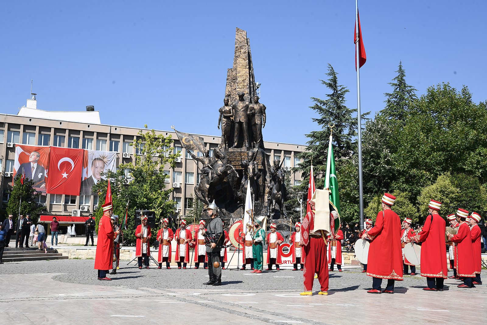 30 Ağustos Zafer Bayramı’nın 100. Yıldönümü 15 Temmuz Şehitler Meydanında Düzenlenen Törenle Kutlandı