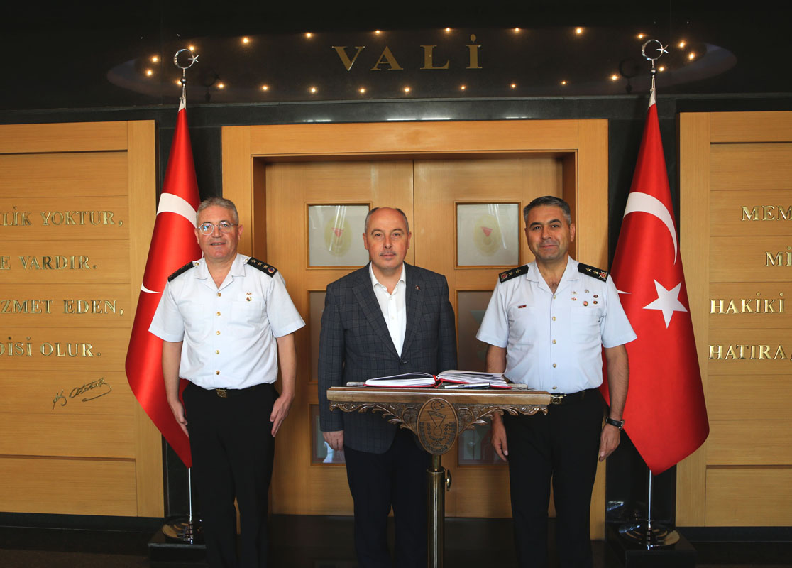Adana Jandarma Bölge Komutanı Tümgeneral Murat Bulut’tan Vali Coşkun’a Ziyaret