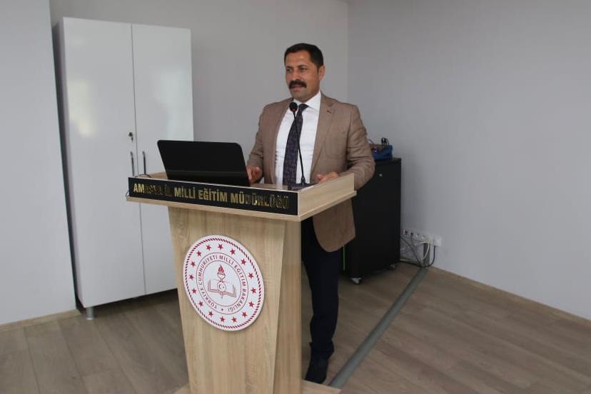 Amasya Valisi Mustafa MASATLI, İl Hayat Boyu Öğrenme Komisyonu Toplantısına Başkanlık Etti