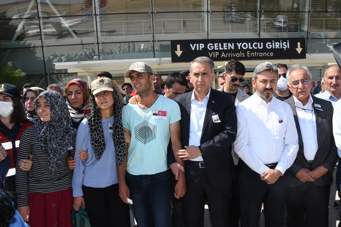 Pençe-Kilit Harekâtı Şehidi İstihkâm Uzman Çavuş Mustafa Demir Dualarla Toprağa Verildi