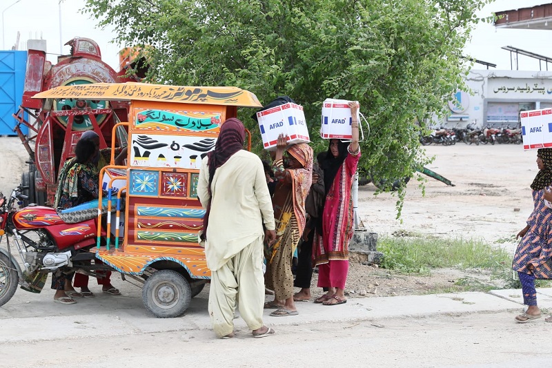 AFAD, Pakistan’da ihtiyaç sahiplerine yardımlarını sürdürmeye devam ediyor
