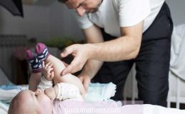 Bebeklerde vajina yapışıklığı nedir? (Labial Füzyon) vajina yapışıklığı belirtileri ve tedavisi