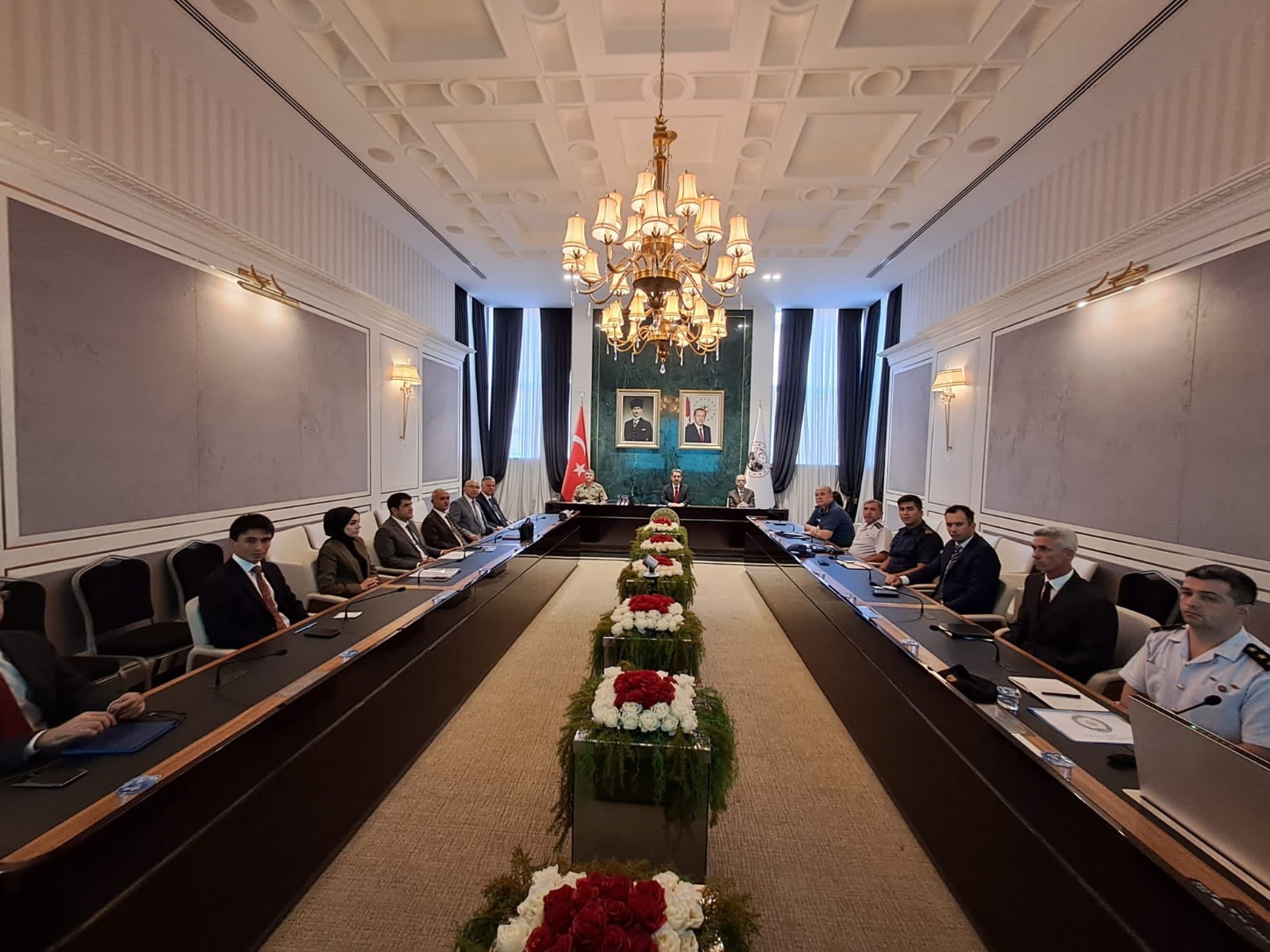 İl Güvenlik ve Asayiş Koordinasyon Toplantısı, Kırklareli Valisi Sayın Birol Ekici’nin başkanlığında gerçekleştirildi.